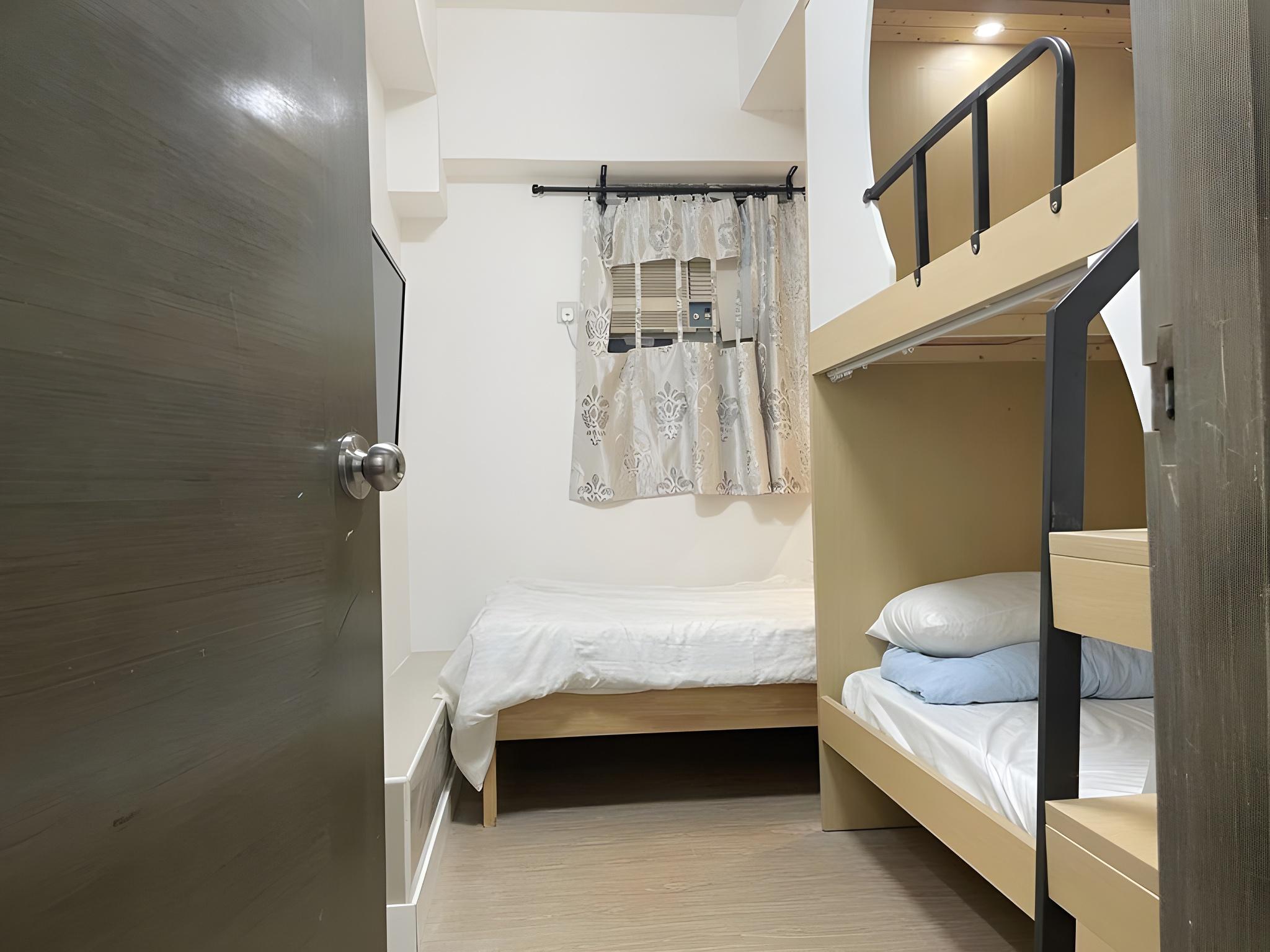 Room, Triple