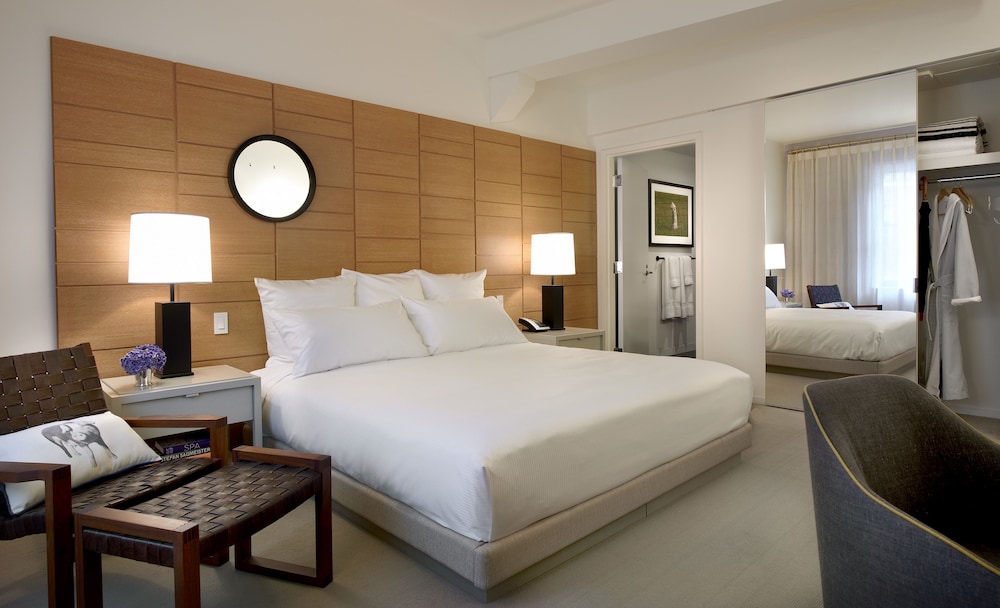 LUXURY, KING BED