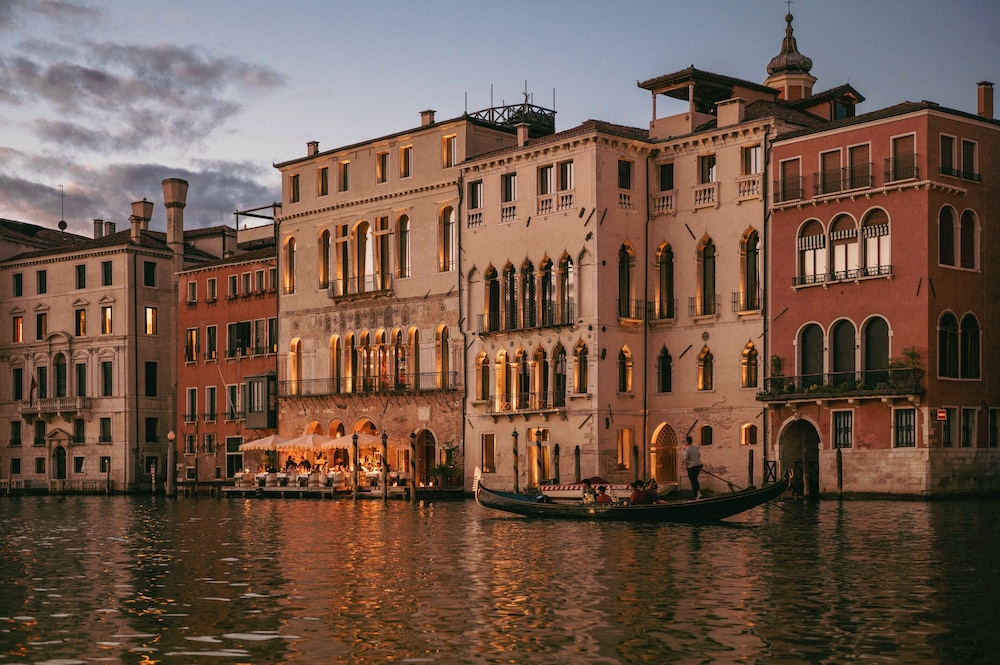 The Venice Venice Hotel 45/50