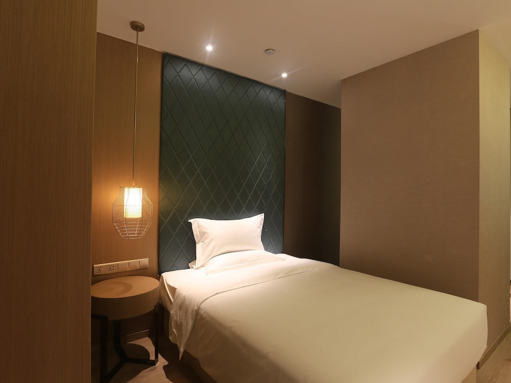ibis Styles Xiamen Zhongshan Rd Walking Street Hotel 26/49