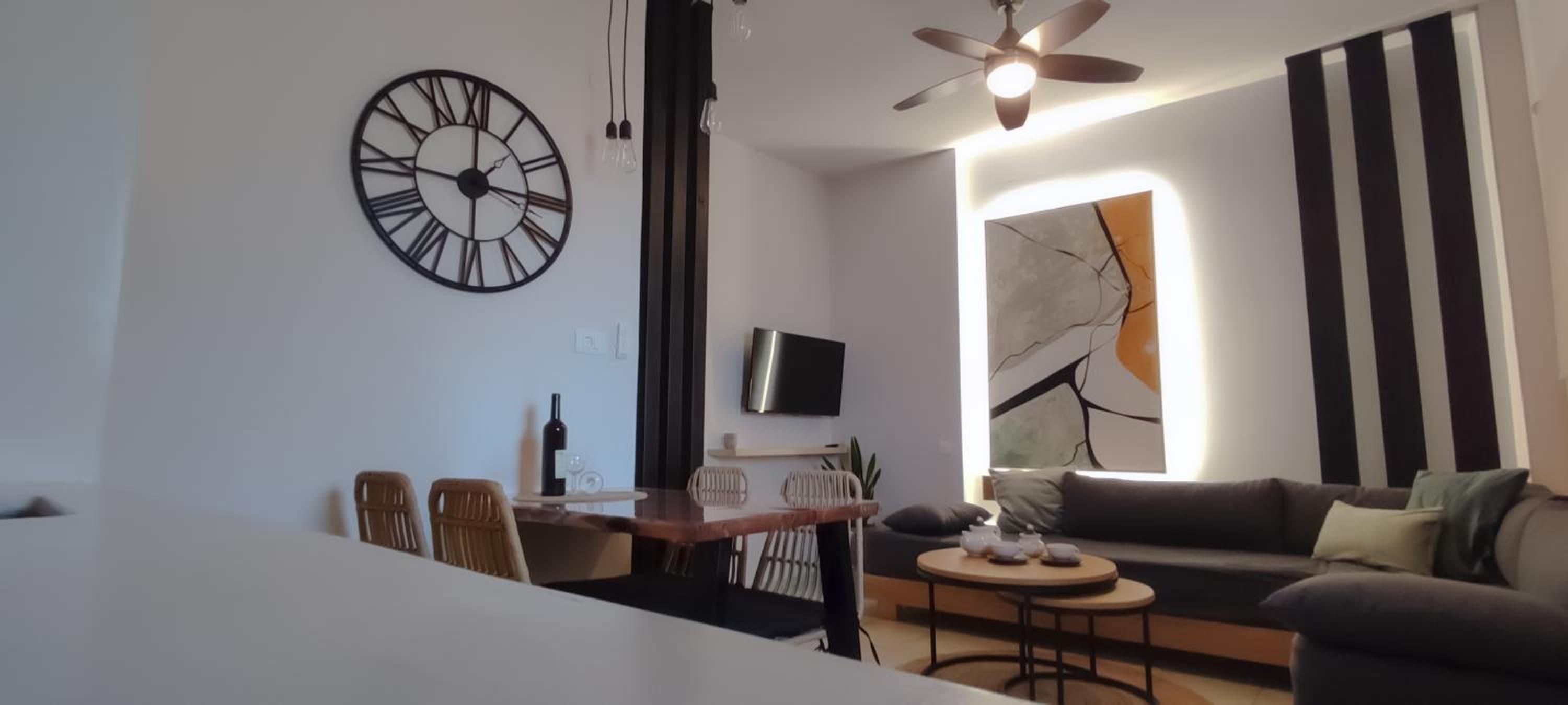 NIKI APARTMENTS 46/66