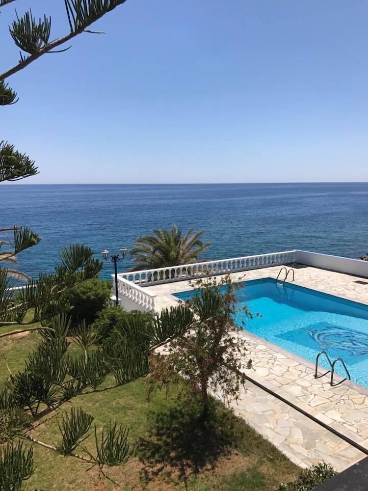 Cypriana Apartments 21/30