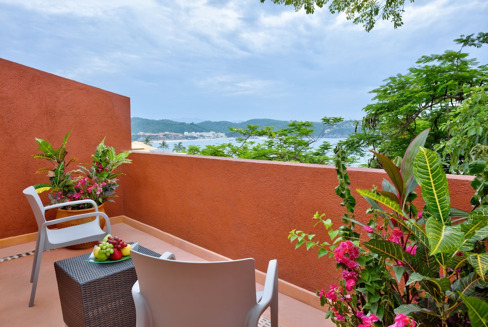 Las Brisas Huatulco 4/79