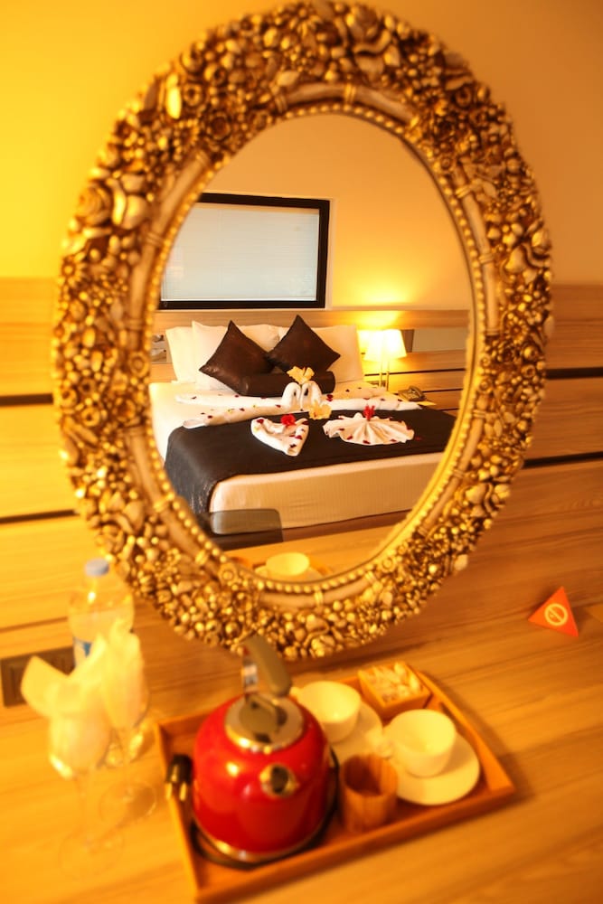 S3 Seahorse Beach Club & Hotel 5/50