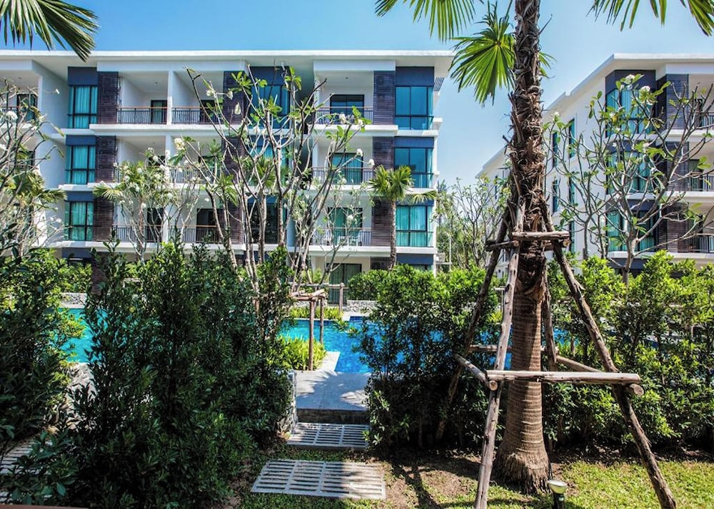 The Title Beach Front 63/69