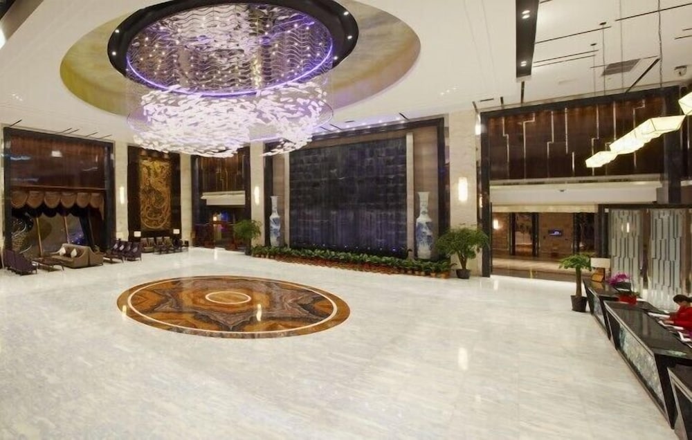 Eurasia Convention International Hotel 7/50