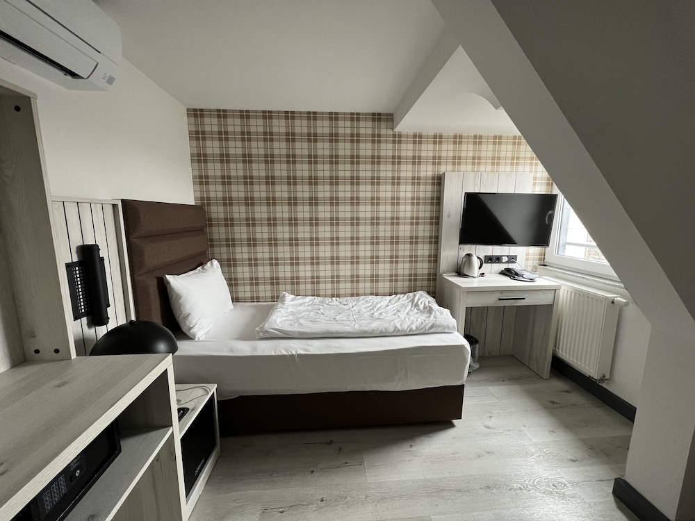 Hotel Innception 10/21
