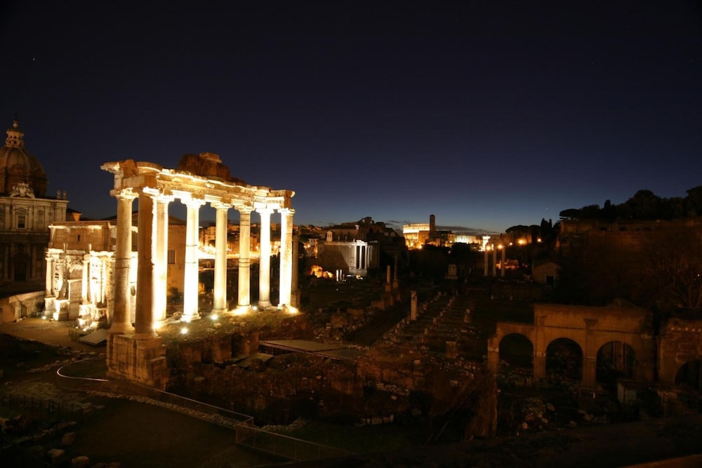 Vantaggio Suites & Apartments photo3