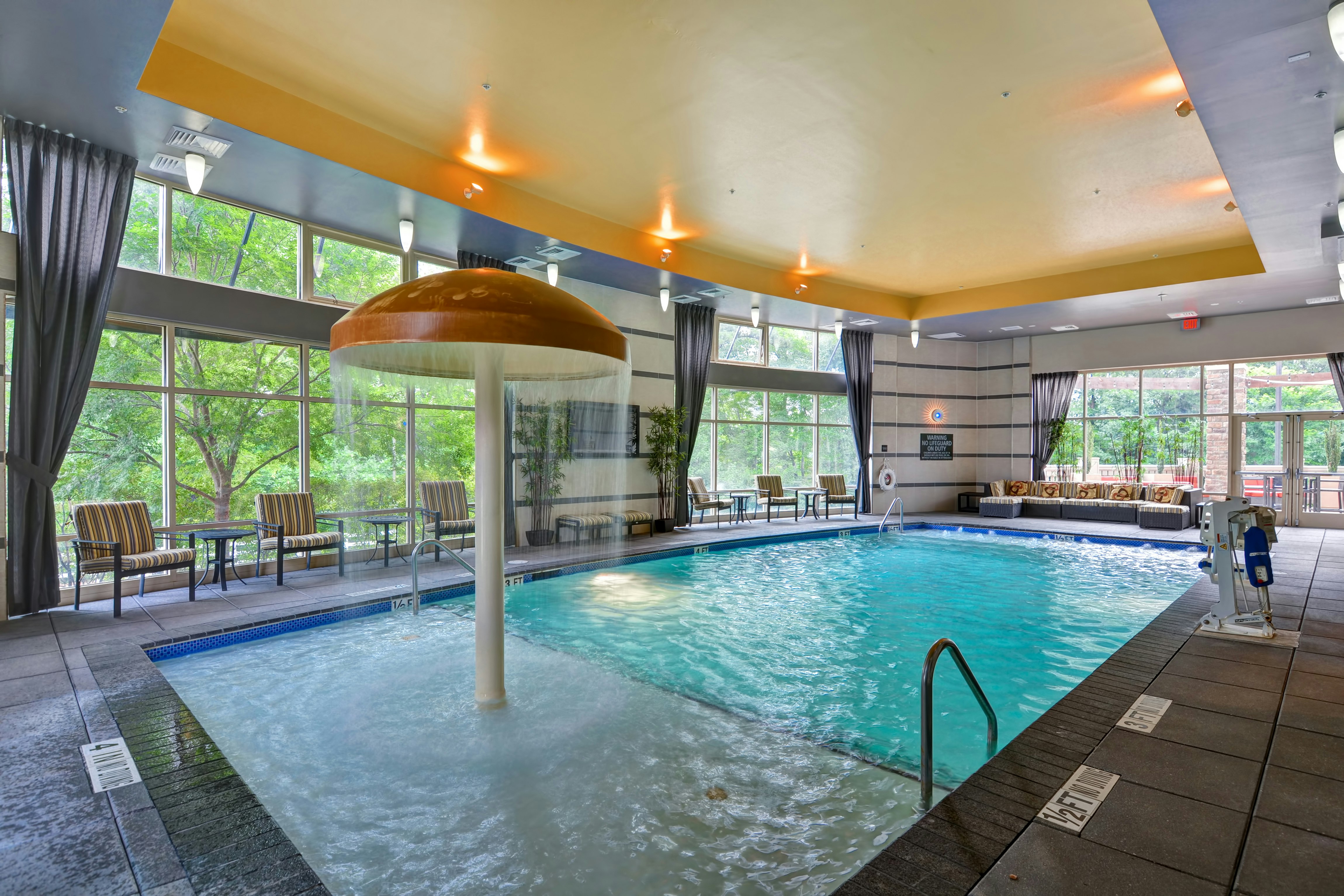 Hampton Inn And Suites Raleigh Crabtree Valley Nc 35/55