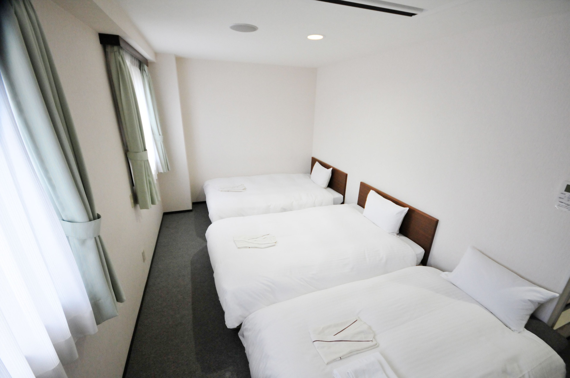 ROOM, TRIPLE