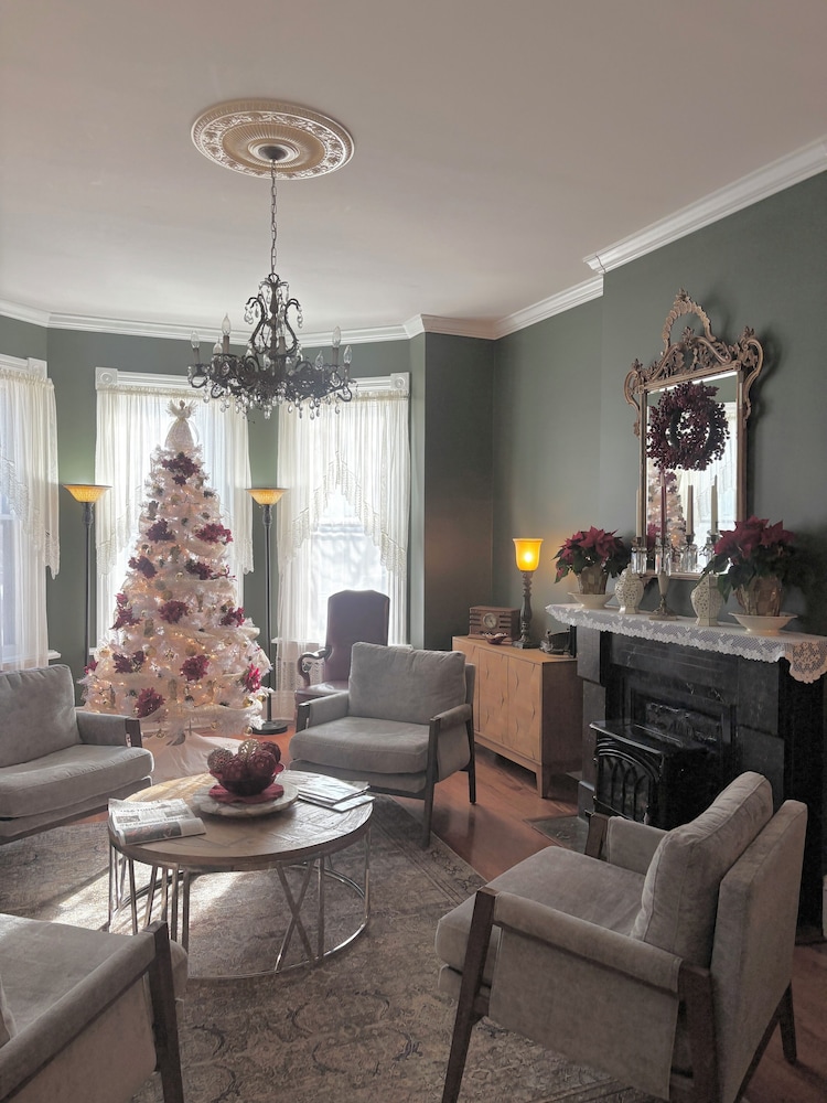 50 Lincoln Short North Bed and Breakfast 52/71