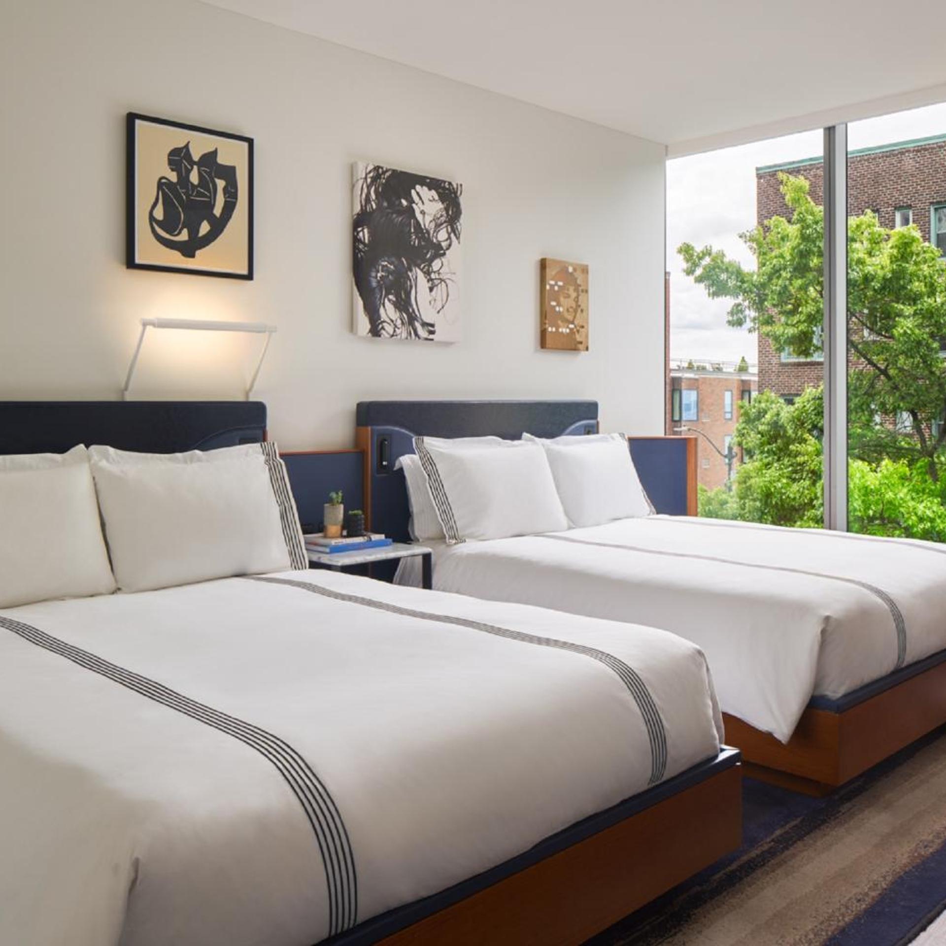 Room, 2 Queen Beds, Water View, Accessible