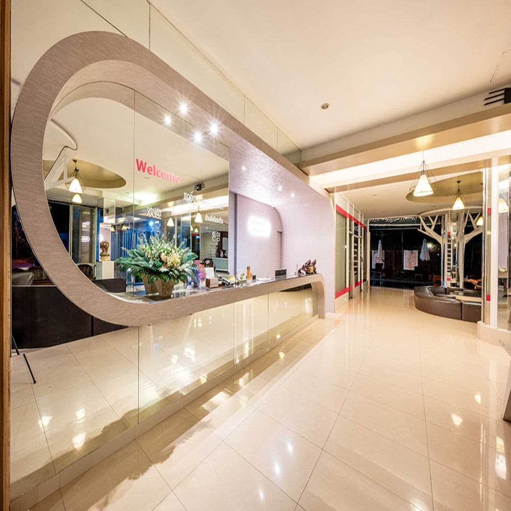 Sunday JA Plus Hotel 14/65