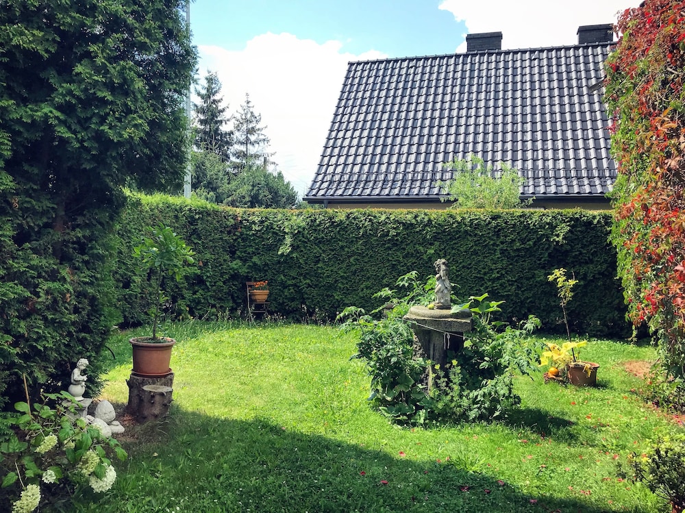 Dworek Adamski 4/46