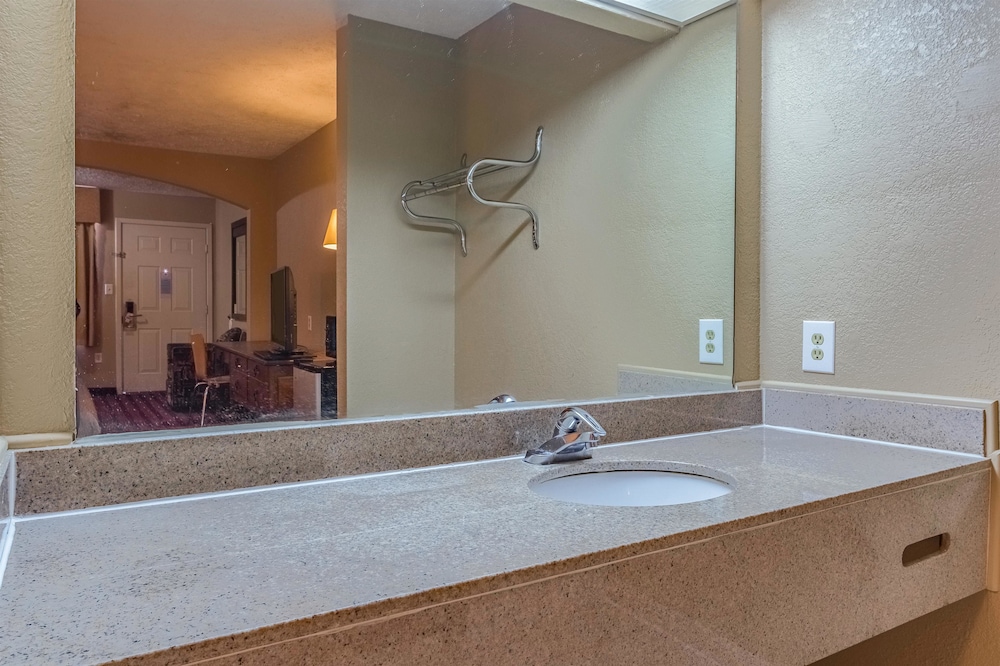 Motel6 Lake Charles, LA 25/55