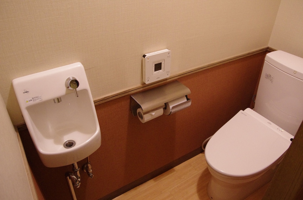 Traditional, 2 Futon Beds, Shared Bathroom