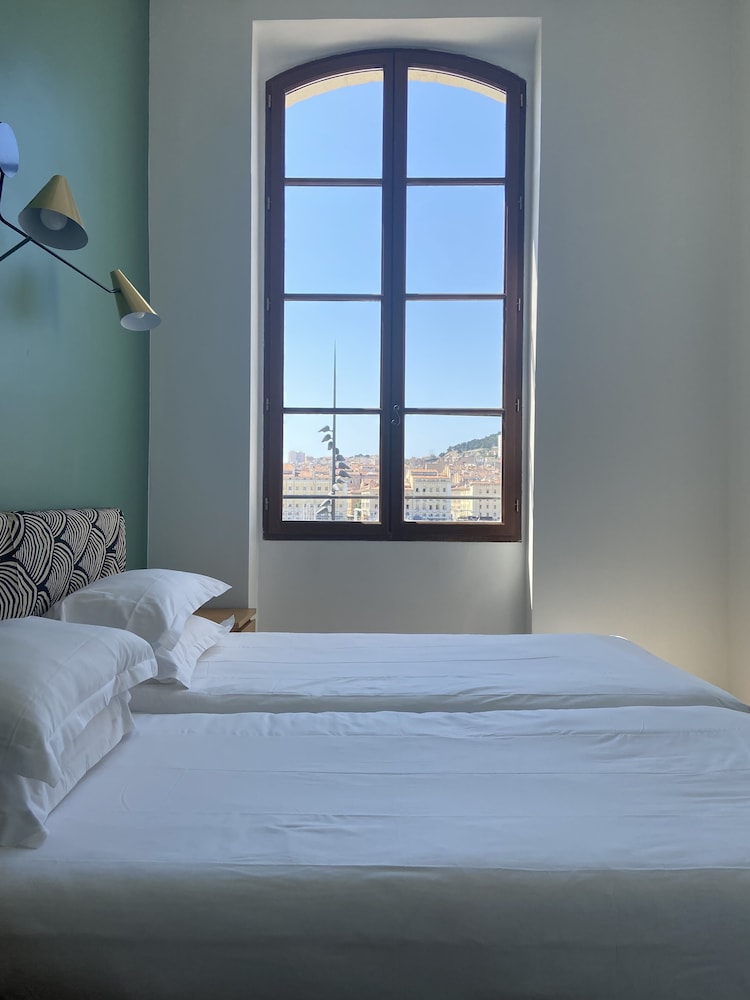 Hotel Bellevue Marseille 29/74