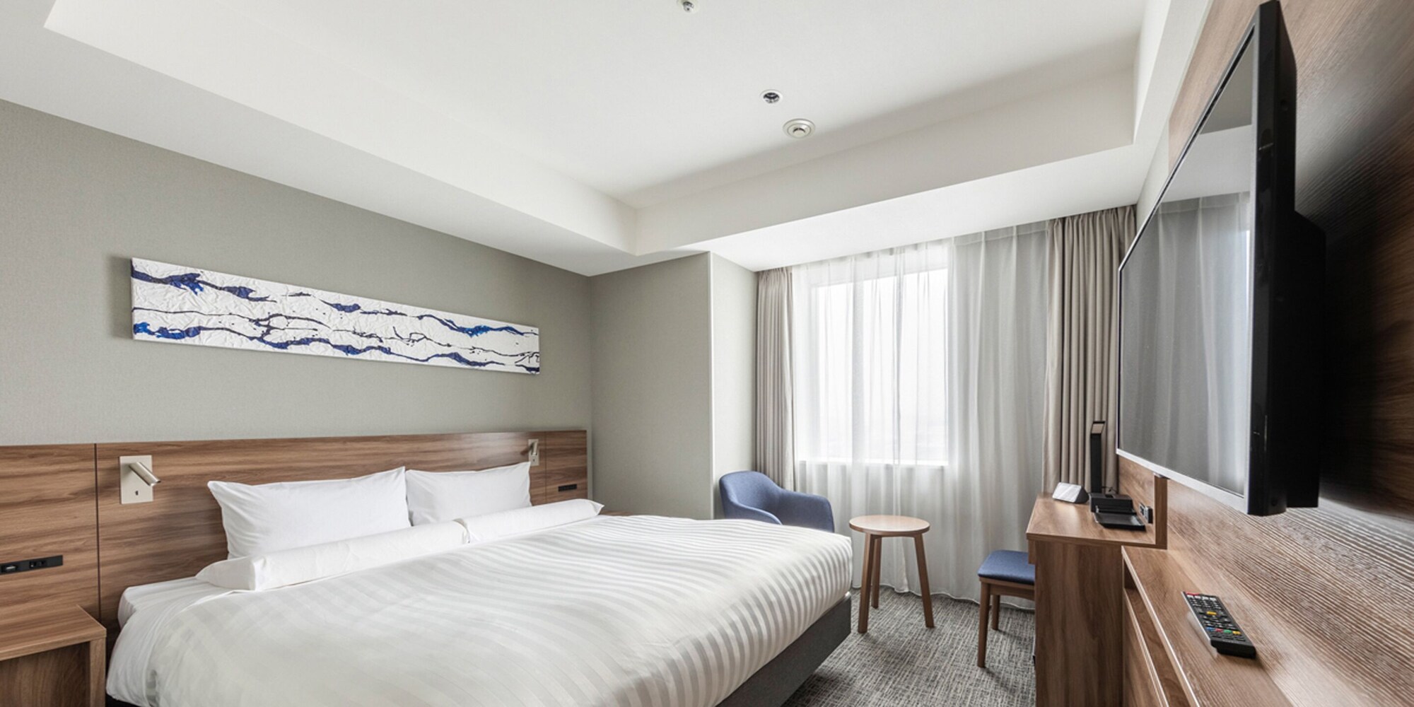 SUPERIOR, QUEEN BED