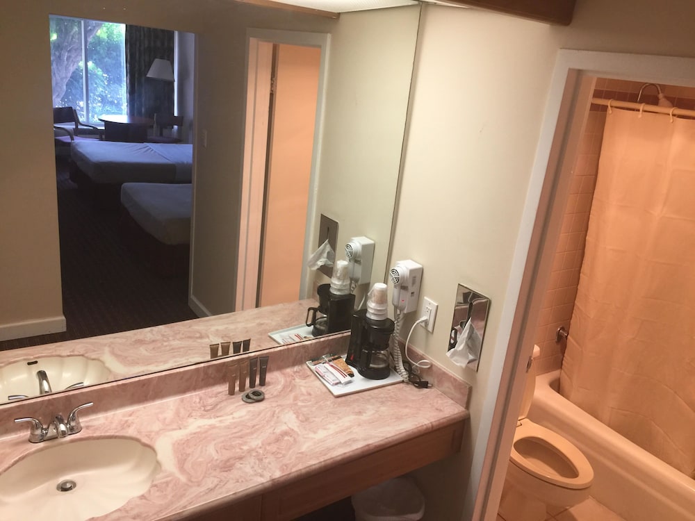 Grand Palms Resort 56/58