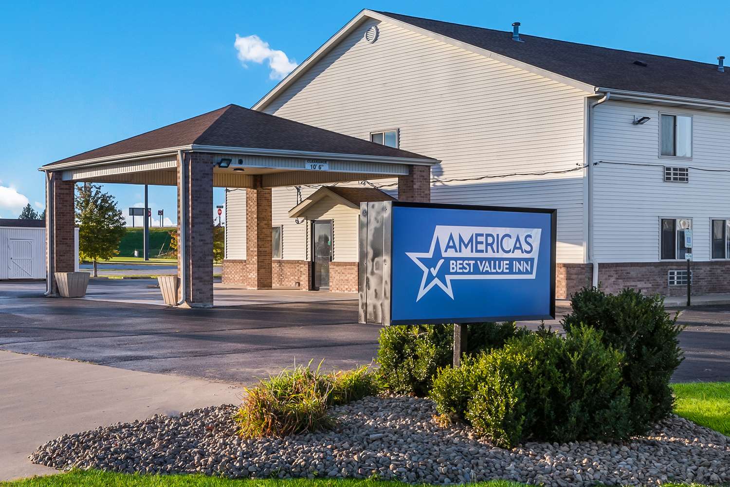 Americas Best Value Inn Wenona 2/32