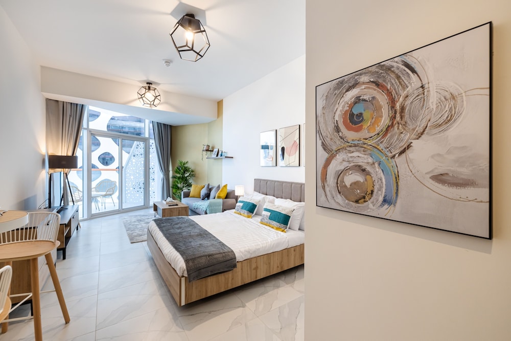 DELUXE STUDIO WITH BURJ KHALIFA VIEW
