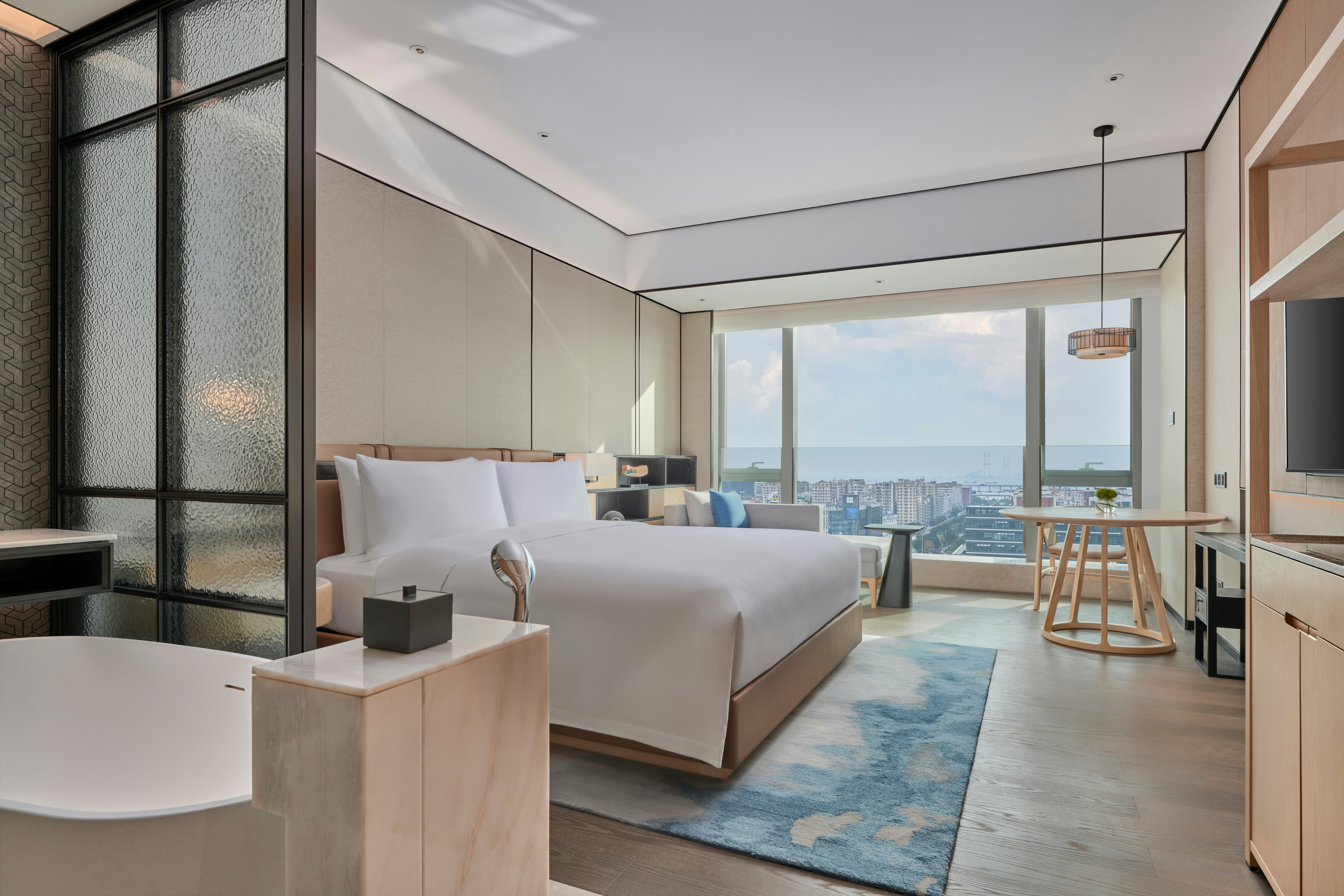 EXECUTIVE, KING BED, GARDEN VIEW