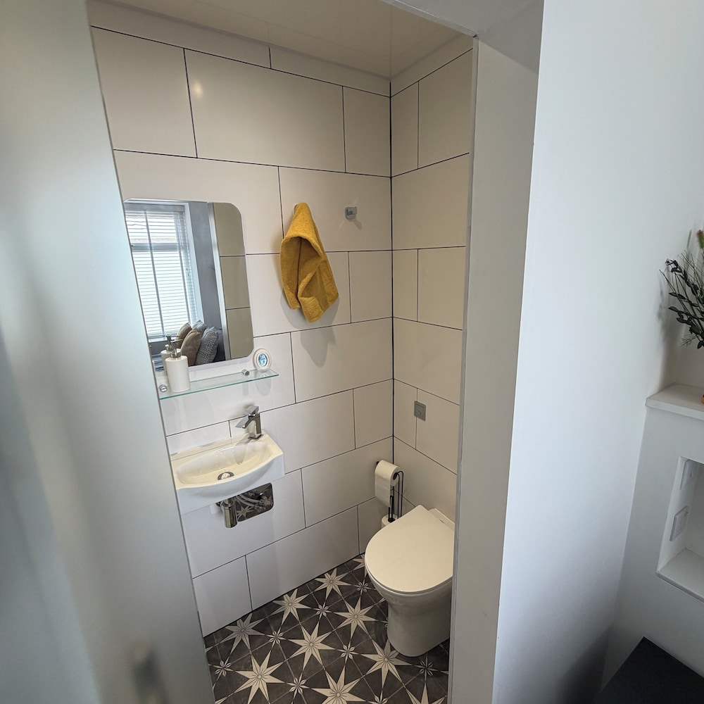 Breakers Lodge - Hostel 64/65