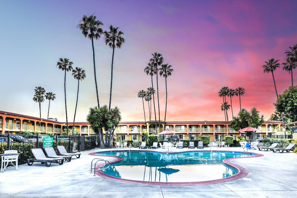 Vagabond Inn Costa Mesa 10/48