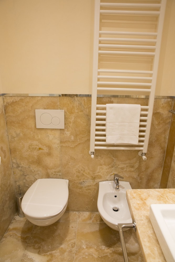 Boutique Hotel Enia 48/50