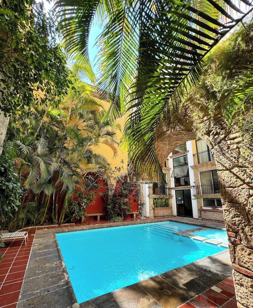 Hotel De Mendoza 54/57