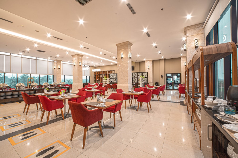 Braling Grand Hotel by Azana 49/58