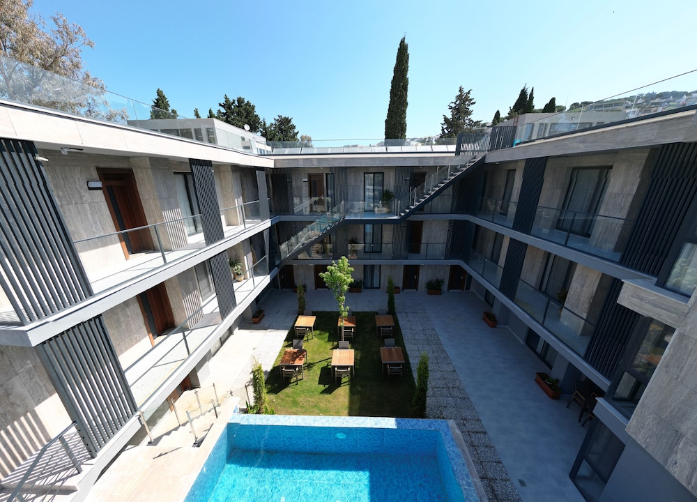 Chronos Beach Hotel 7/50