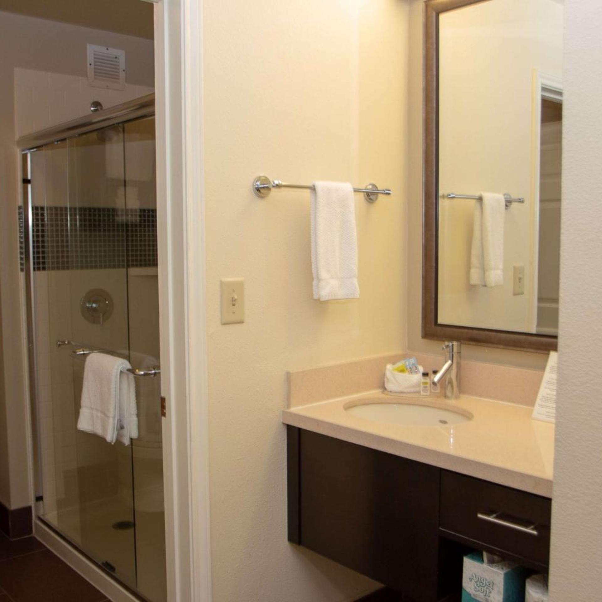 2 BEDROOMS, SUITE, KING AND QUEEN BED