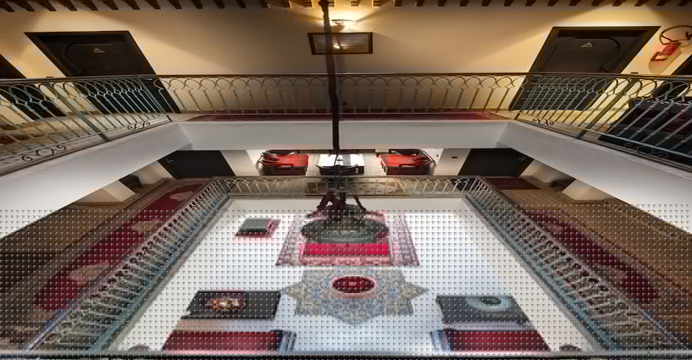 Le Caspien Hotel 37/52