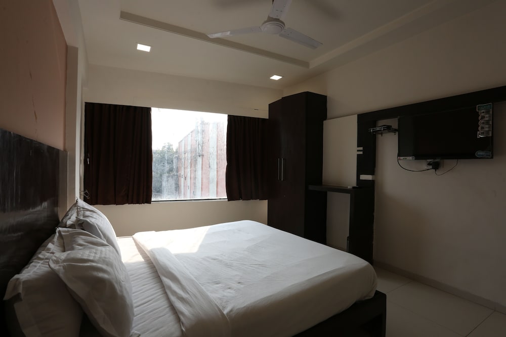 Kamran Residency 26/50