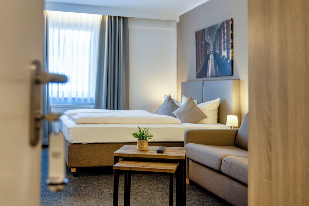 Auto-Parkhotel 33/74