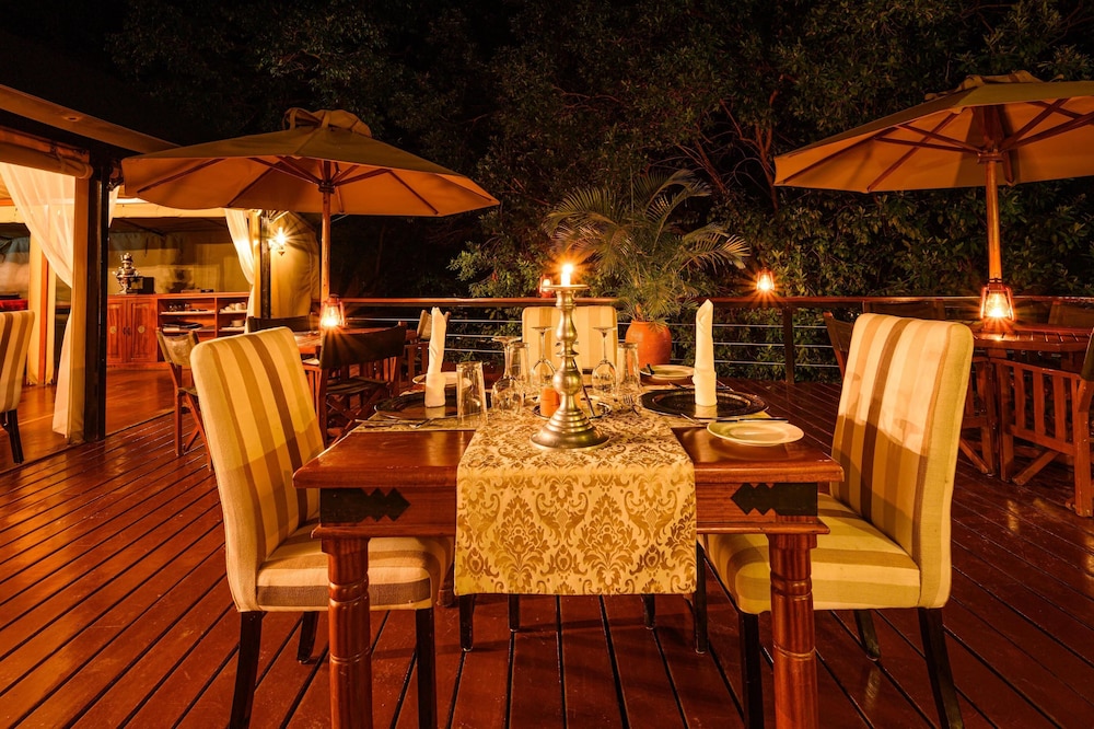 OLARE MARA KEMPINSKI MASAI MARA 39/50