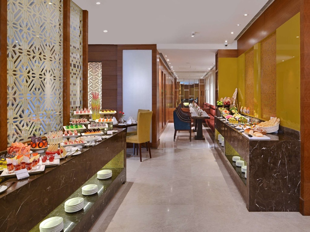 Golden Sarovar Portico 37/59