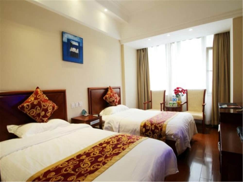 GreenTree Inn Shanghai Jingan Railway Station Xinzha Road Business Hotel 7/17
