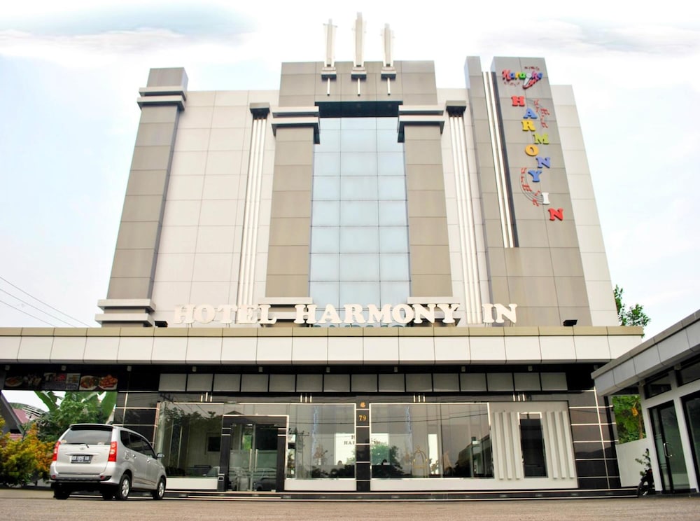 Hotel Harmony In Pontianak 1/62