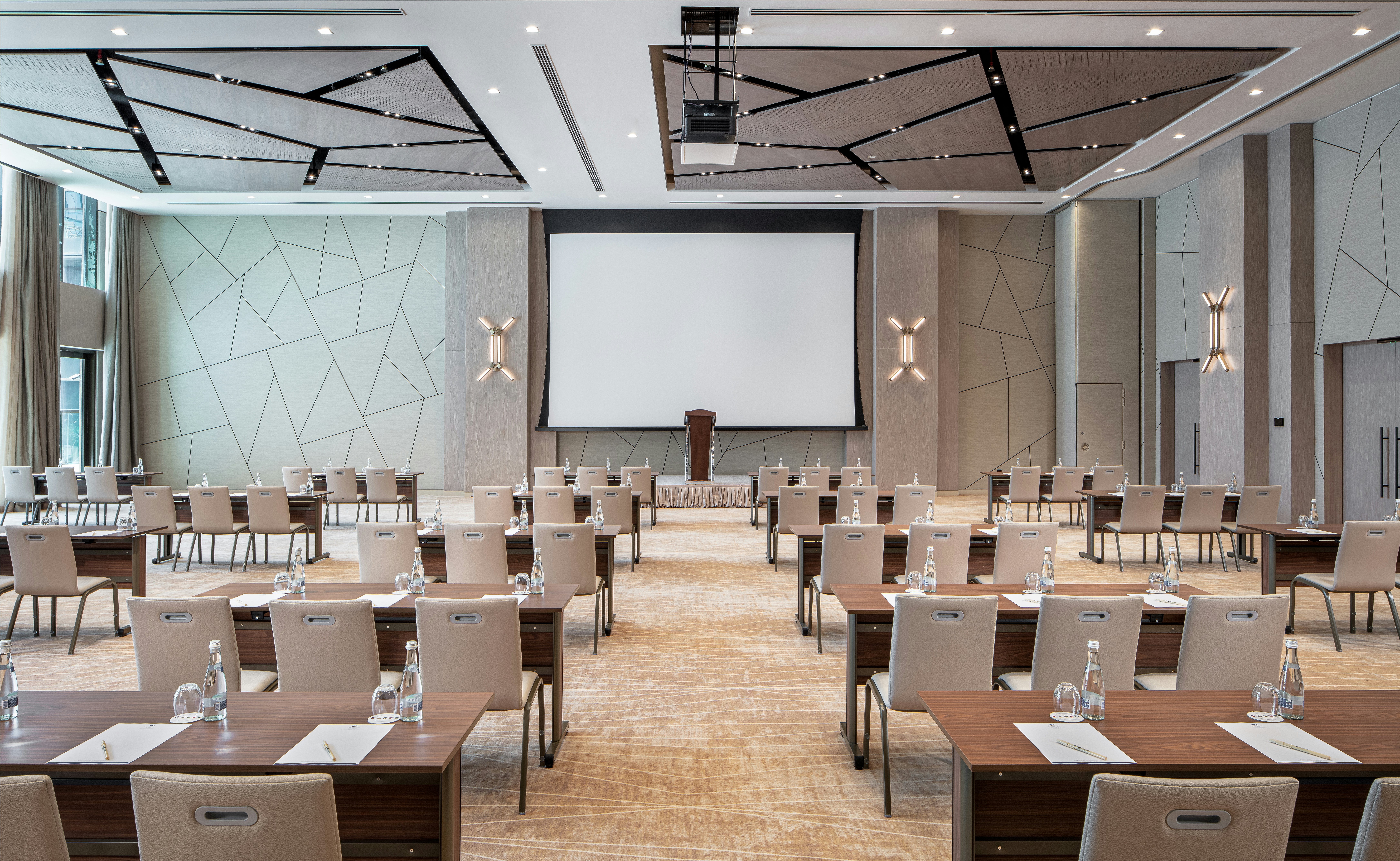 DoubleTree by Hilton Dubai M square Hotel and Residences 16/34