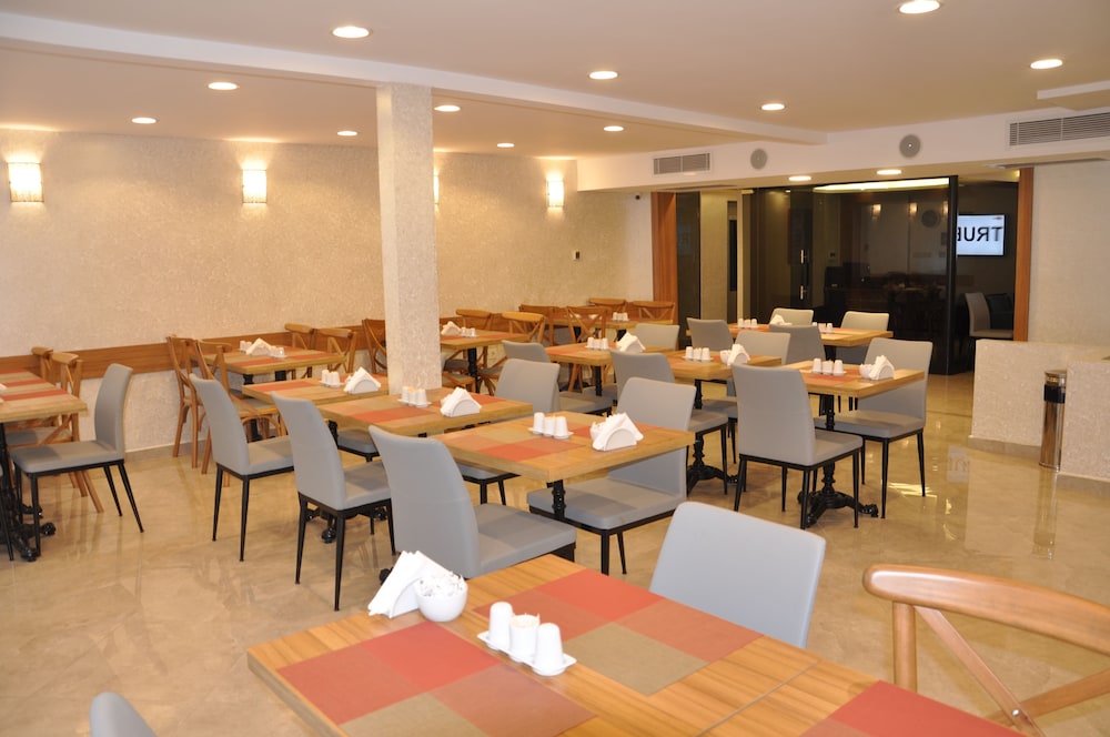 WAW HOTEL GALATAPORT 46/61