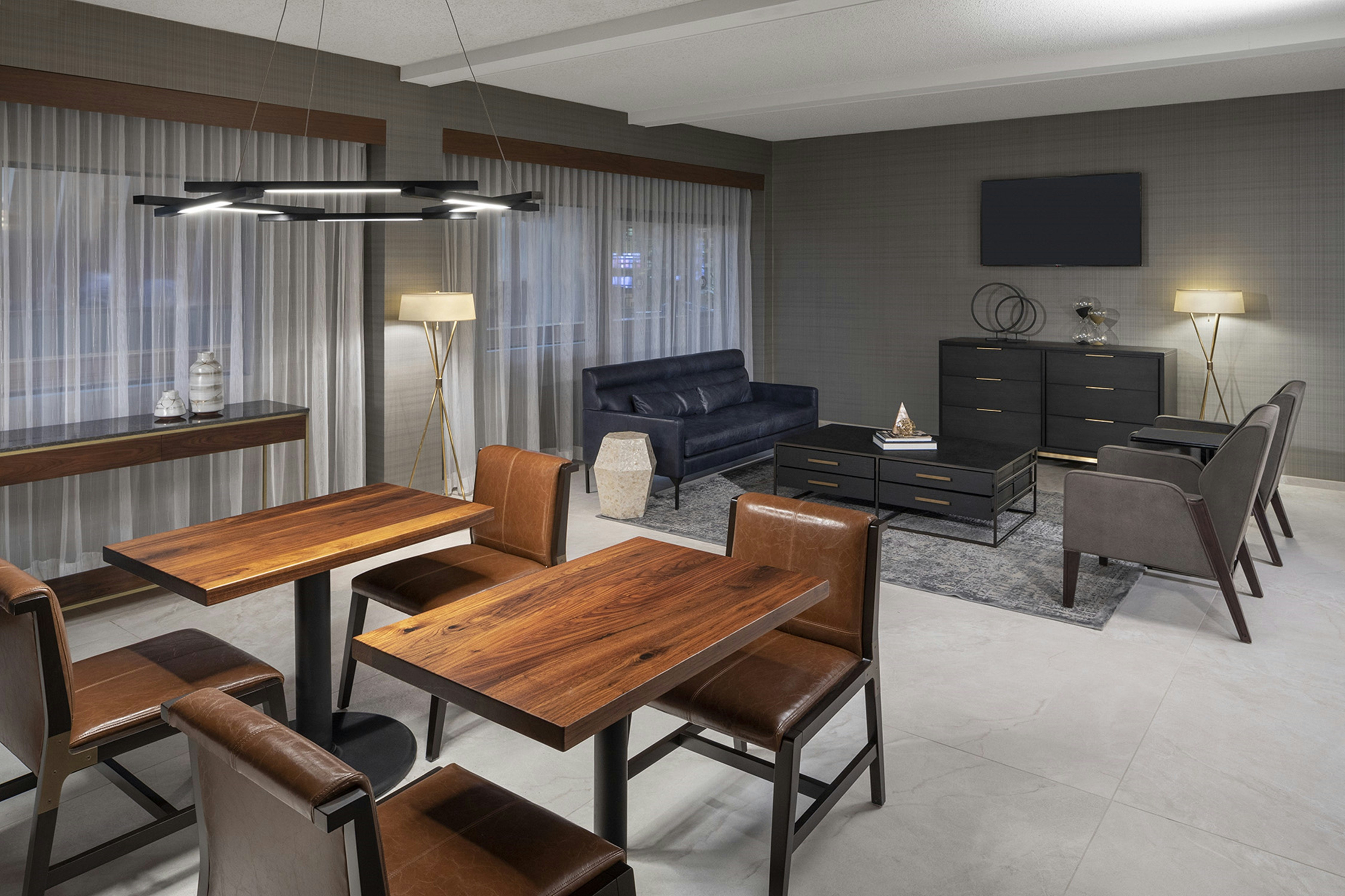 DoubleTree by Hilton Hotel Newark Airport 34/68