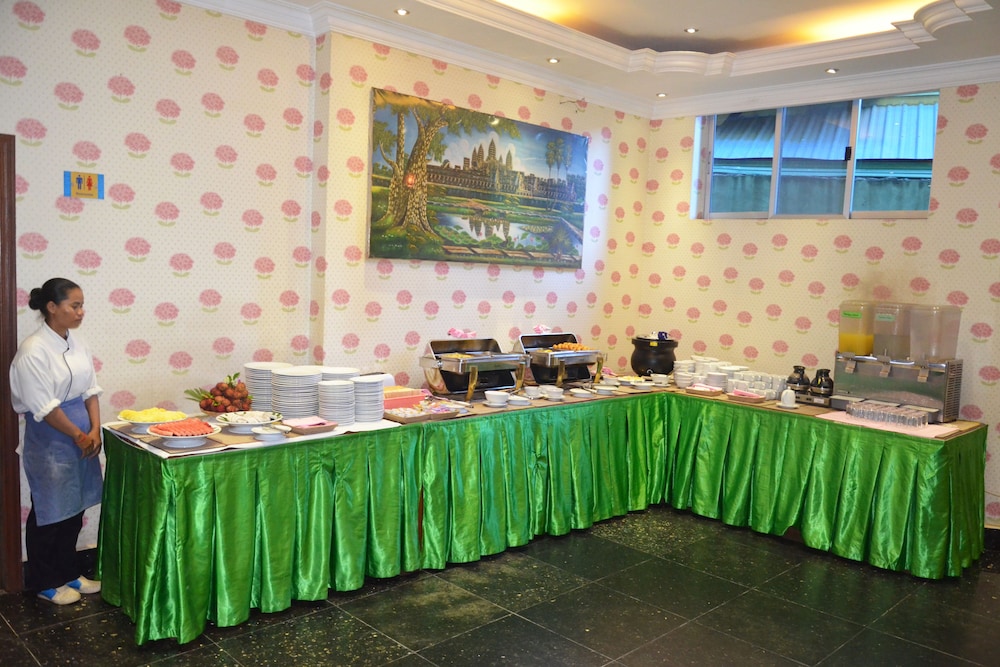 Parklane Hotel 6/50