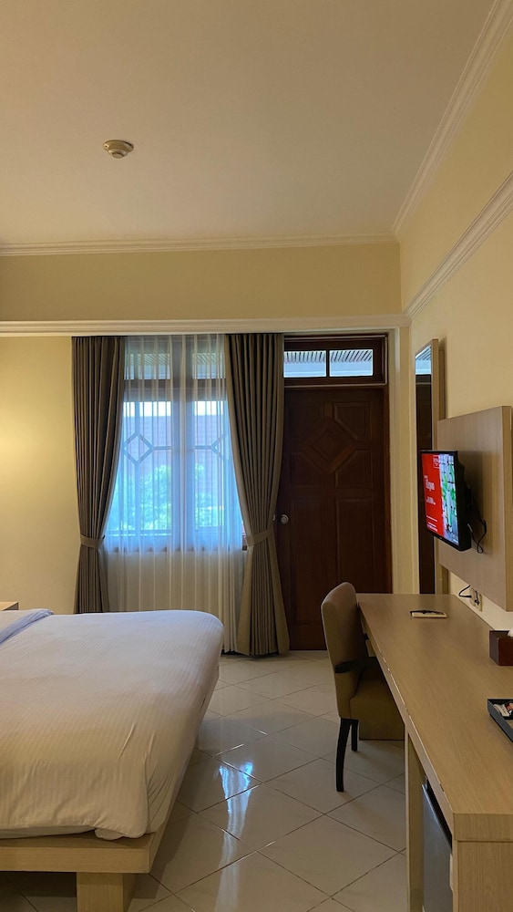 Royal Hotel and Villa Batu 16/61