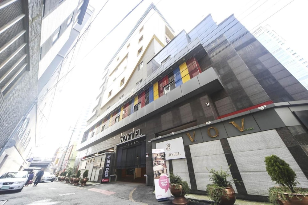 V Hotel 43/50
