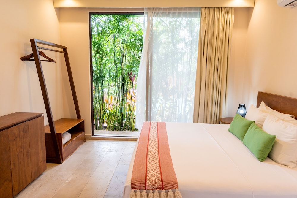Villa, 3 King Beds, Lagoon Front, Private Pool