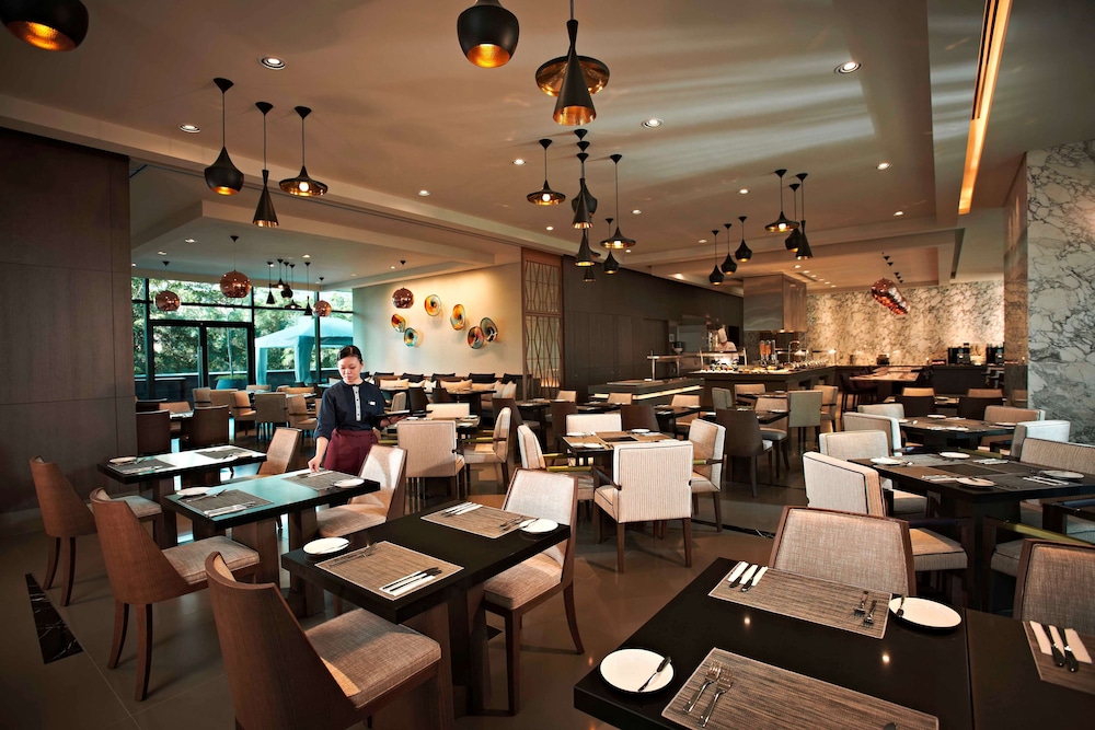 Carlton City Hotel Singapore 35/50
