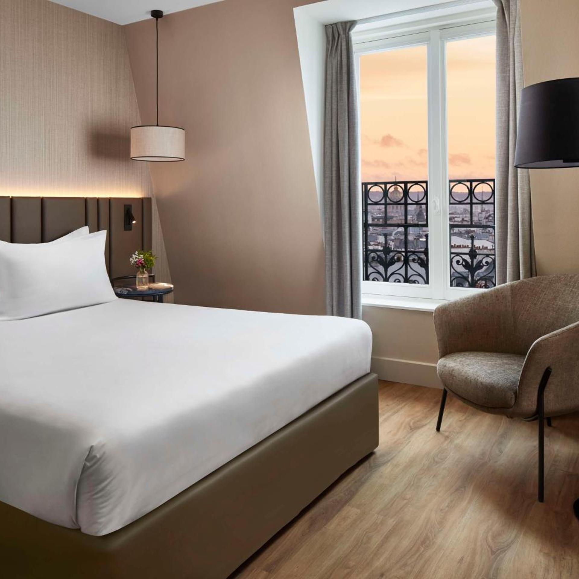 Standard, Double Bed, Sacre Coeur View