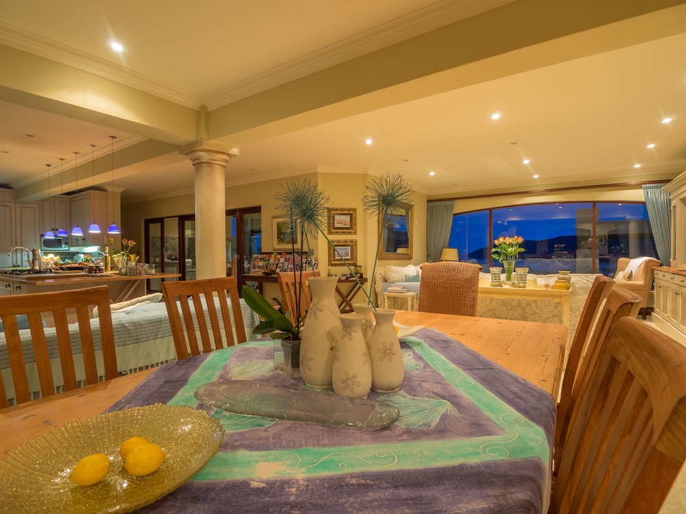 Villa Paradisa Guest House 26/44